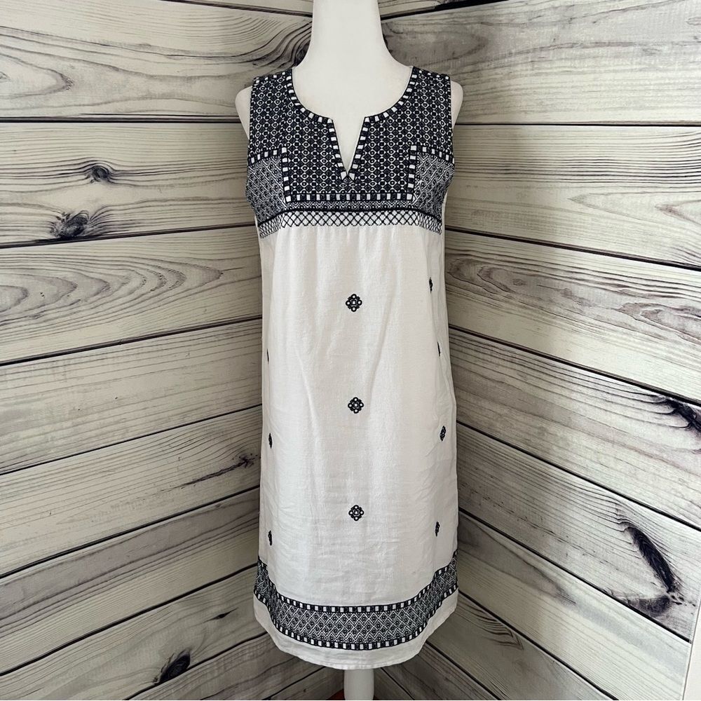 BEACHLUNCHLOUNGE White & Navy Embroidered Cotton Shift Dress